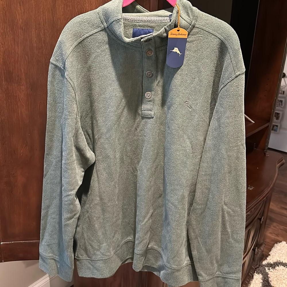 Tommy Bahama men’s sweater